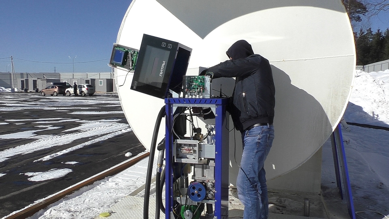 Дооснащение емкости на 30 м3 ТРК Топаз 511 и контролером Квота-2 для организации безоператорного отпуска ГСМ Дооснащение емкости на 30 м3 ТРК Топаз 511 и контролером Квота-2 для организации безоператорного отпуска ГСМ