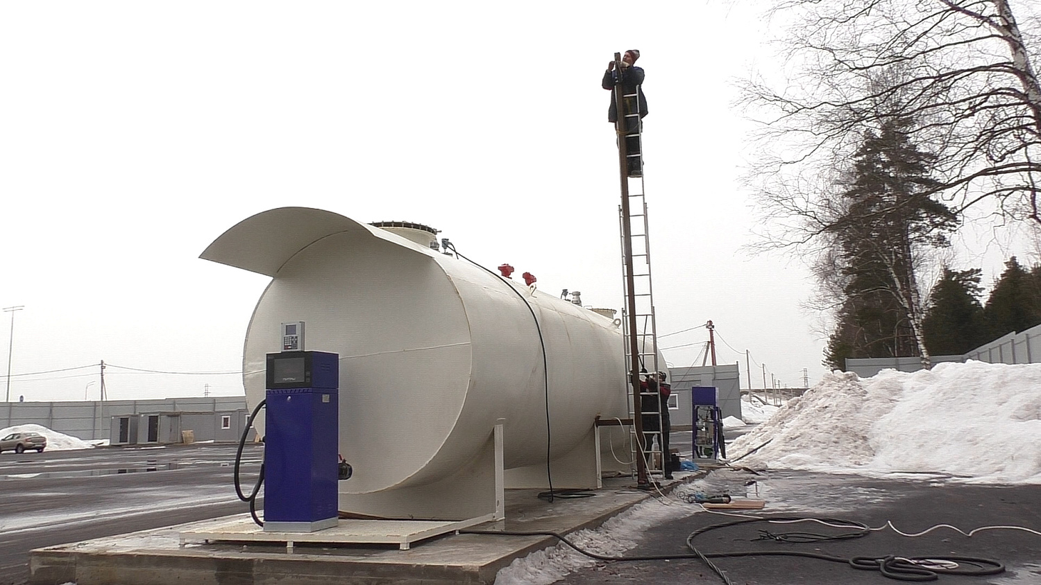 Дооснащение емкости на 30 м3 ТРК Топаз 511 и контролером Квота-2 для организации безоператорного отпуска ГСМ Дооснащение емкости на 30 м3 ТРК Топаз 511 и контролером Квота-2 для организации безоператорного отпуска ГСМ